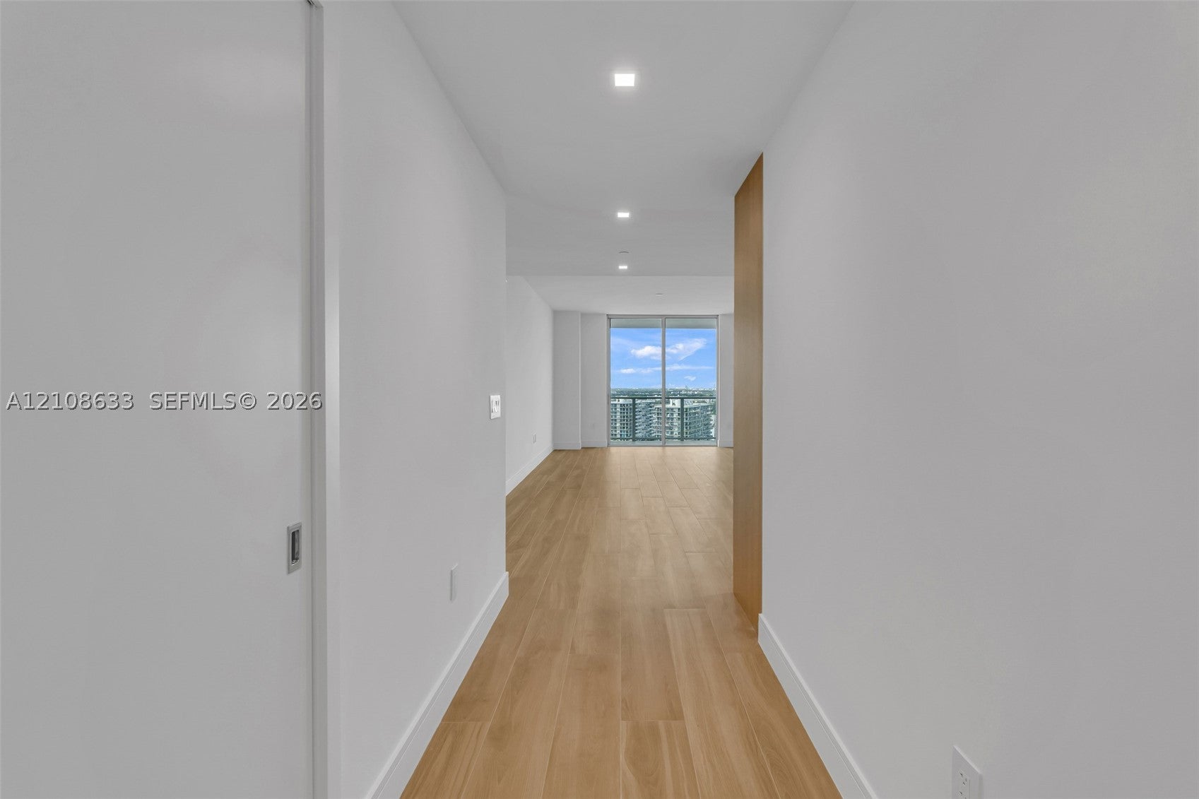 2411 Laguna Circle 2209+DEN