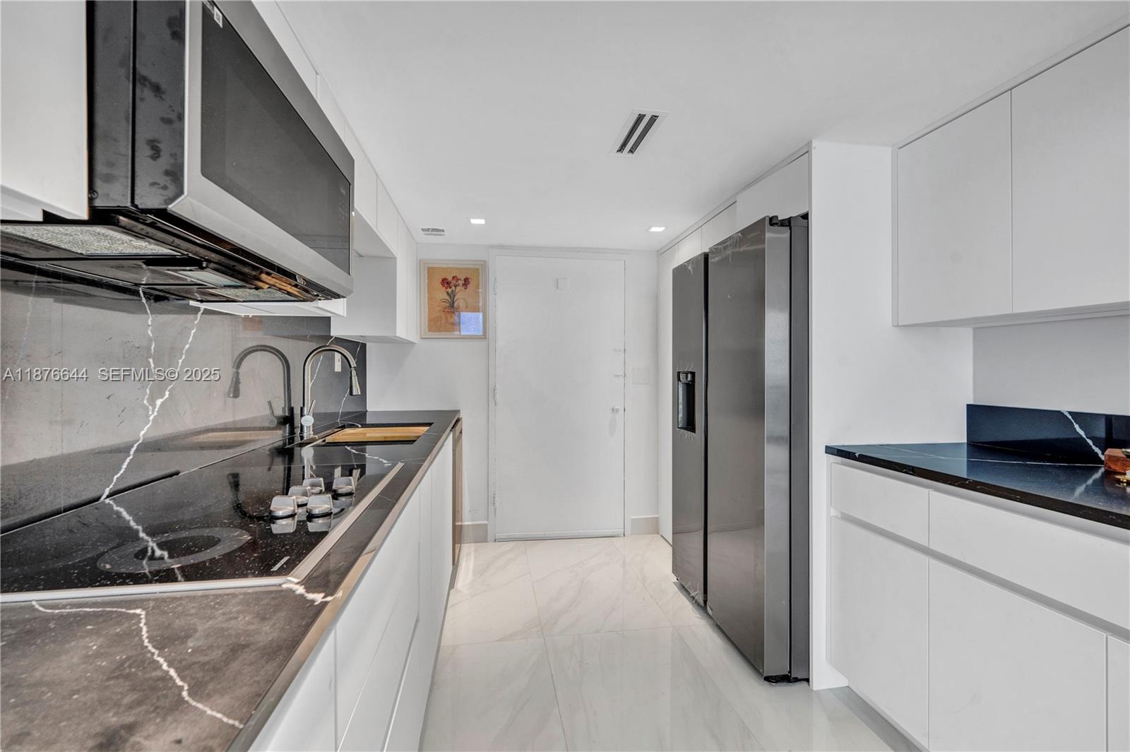 THE PRESIDENTIAL CONDO - Residential