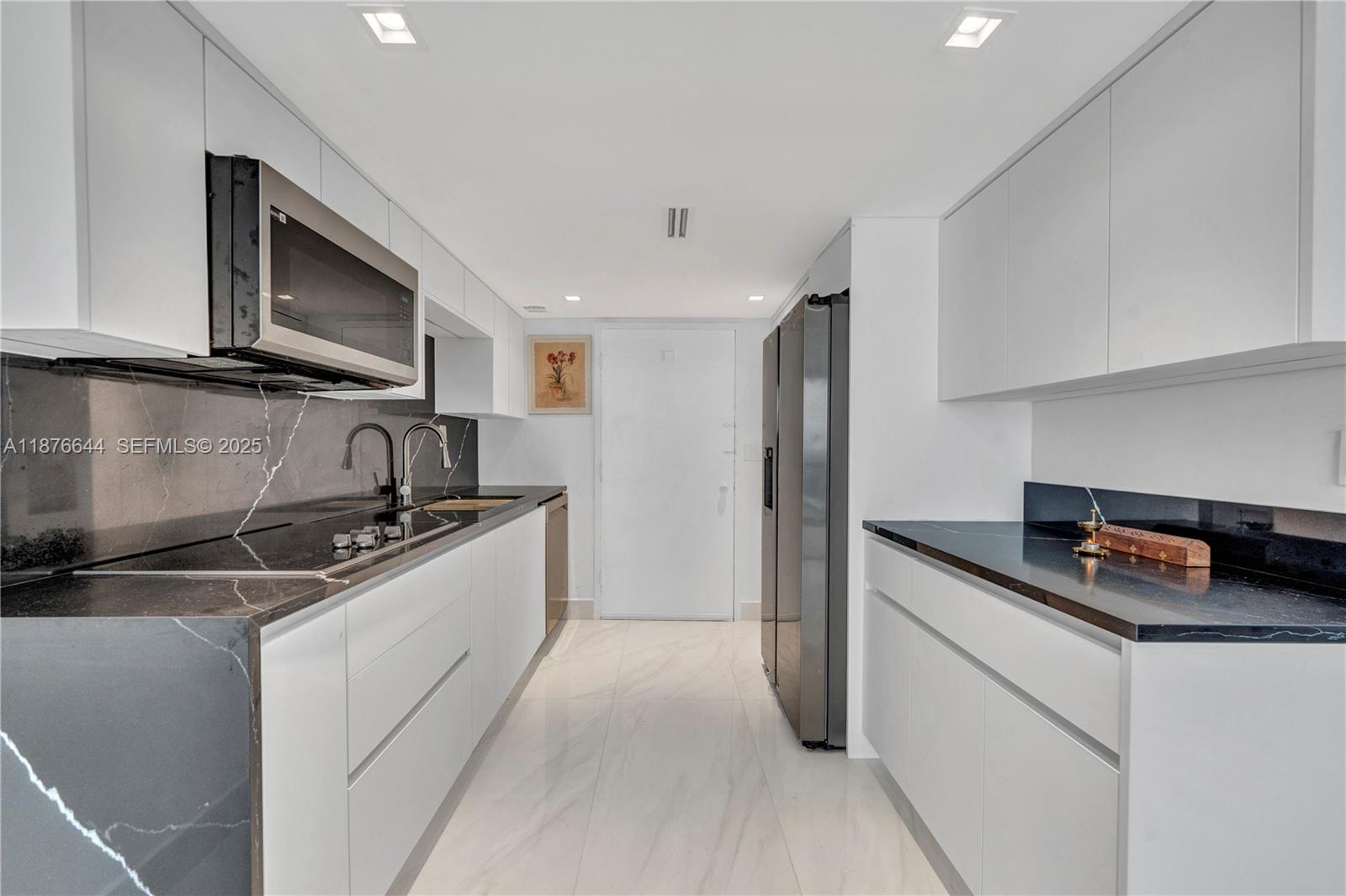 THE PRESIDENTIAL CONDO - Residential