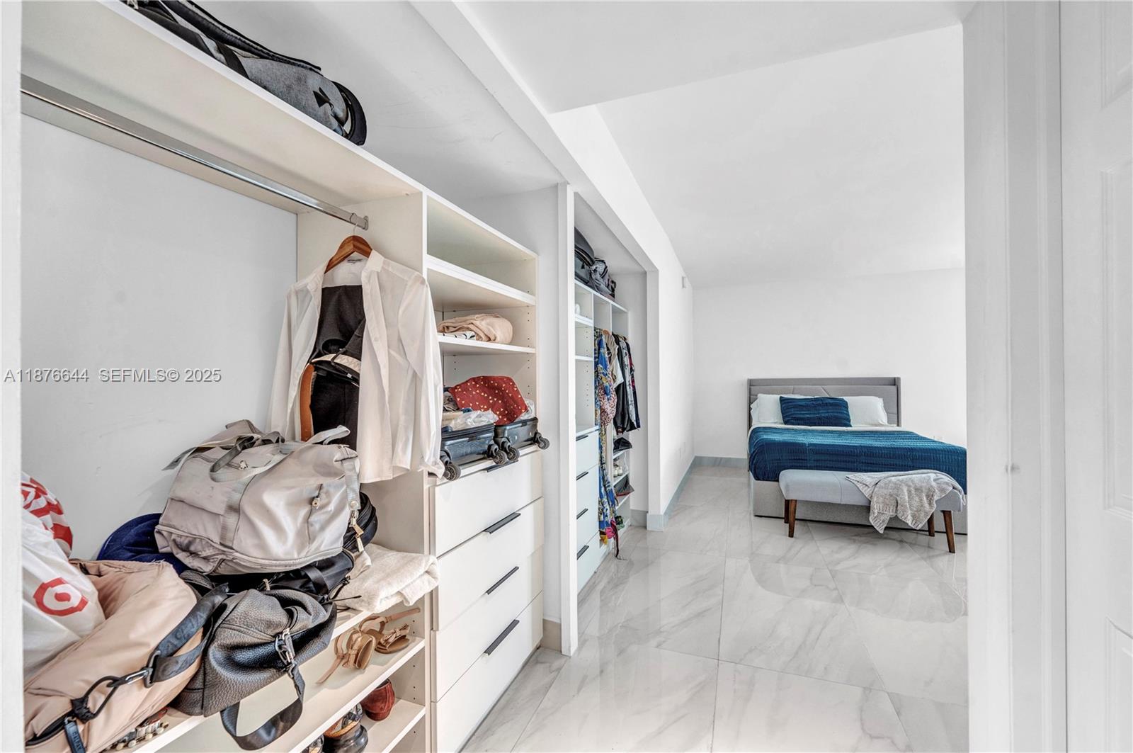 THE PRESIDENTIAL CONDO - Residential