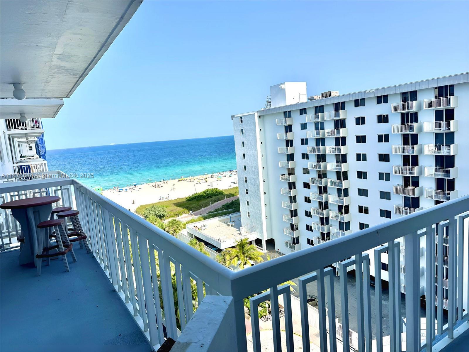 THE PRESIDENTIAL CONDO - Residential