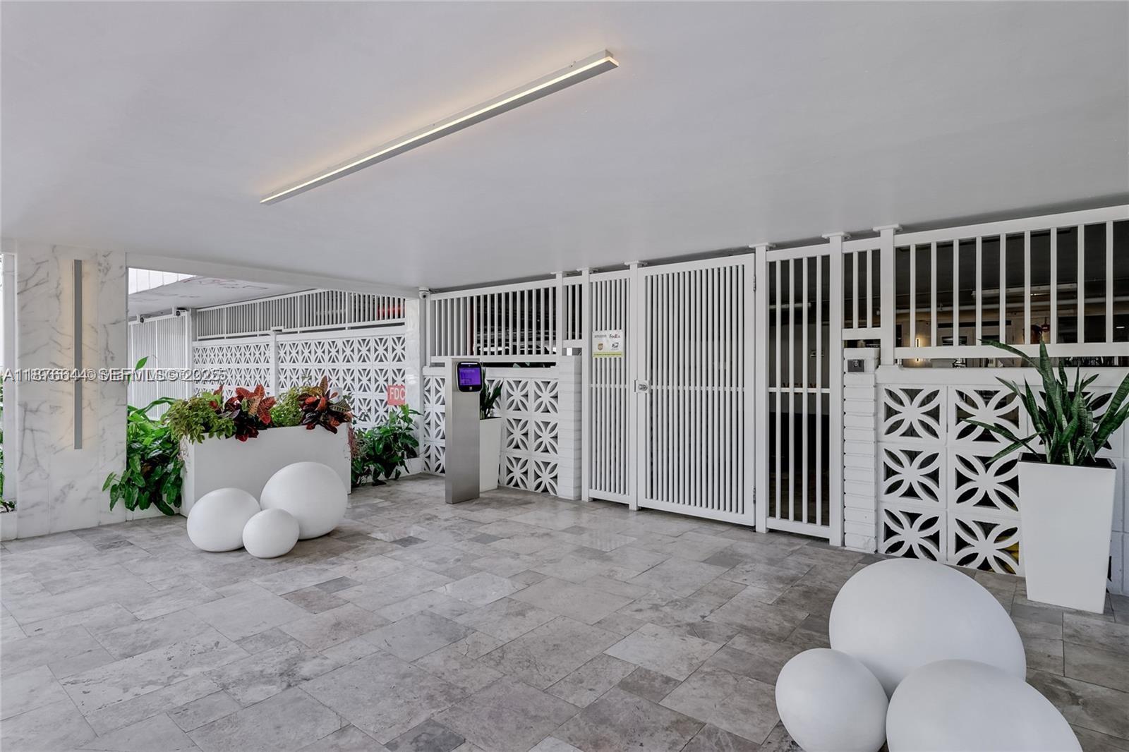 THE PRESIDENTIAL CONDO - Residential