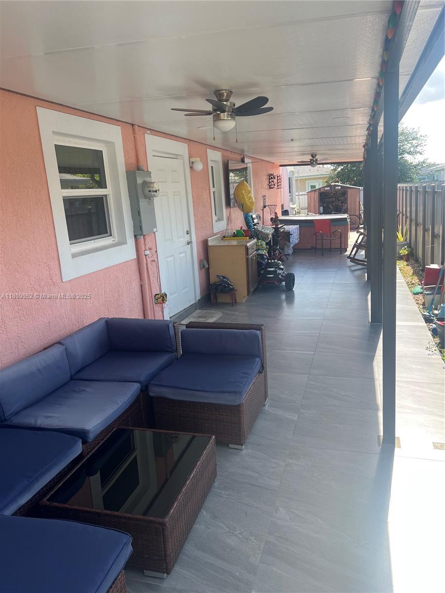 CARIBBEAN PALMS FIRST ADD - Residential