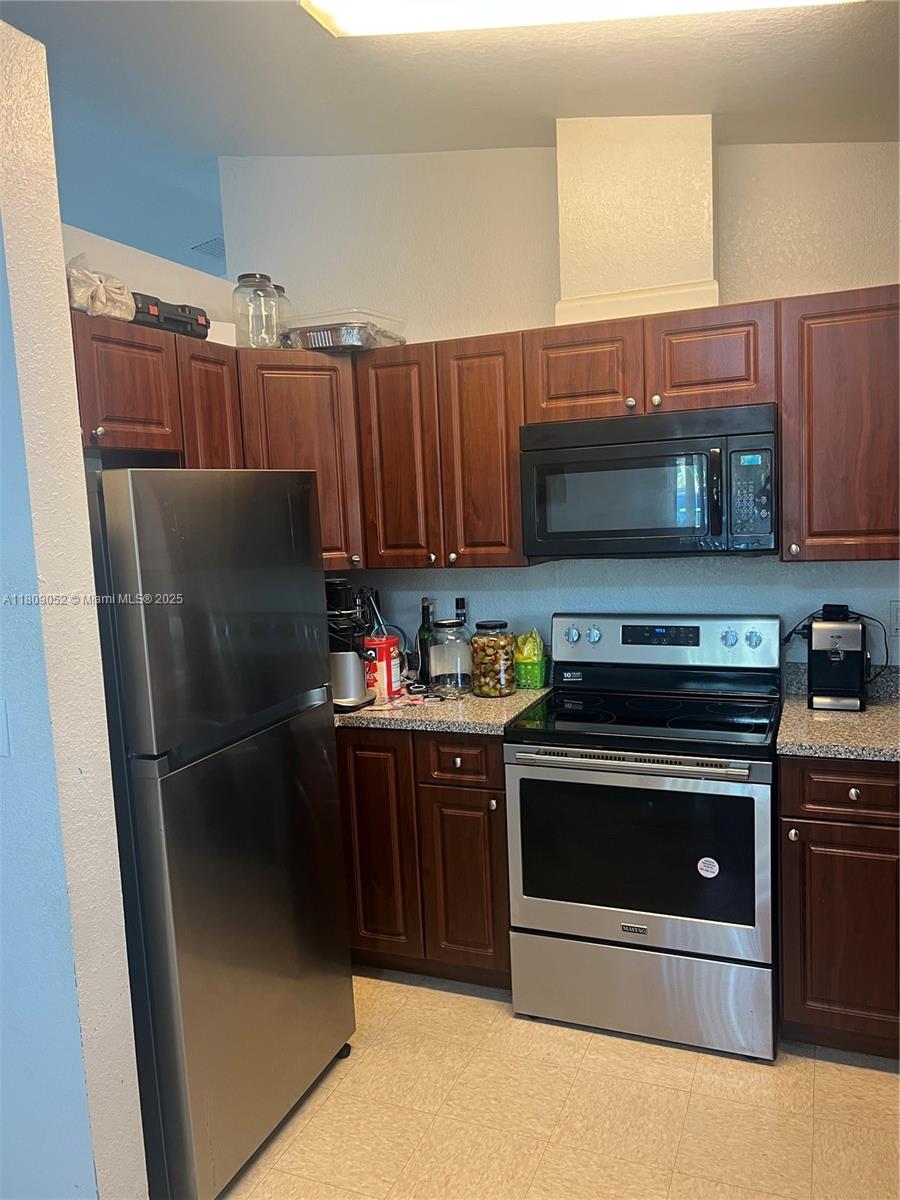 CARIBBEAN PALMS FIRST ADD - Residential