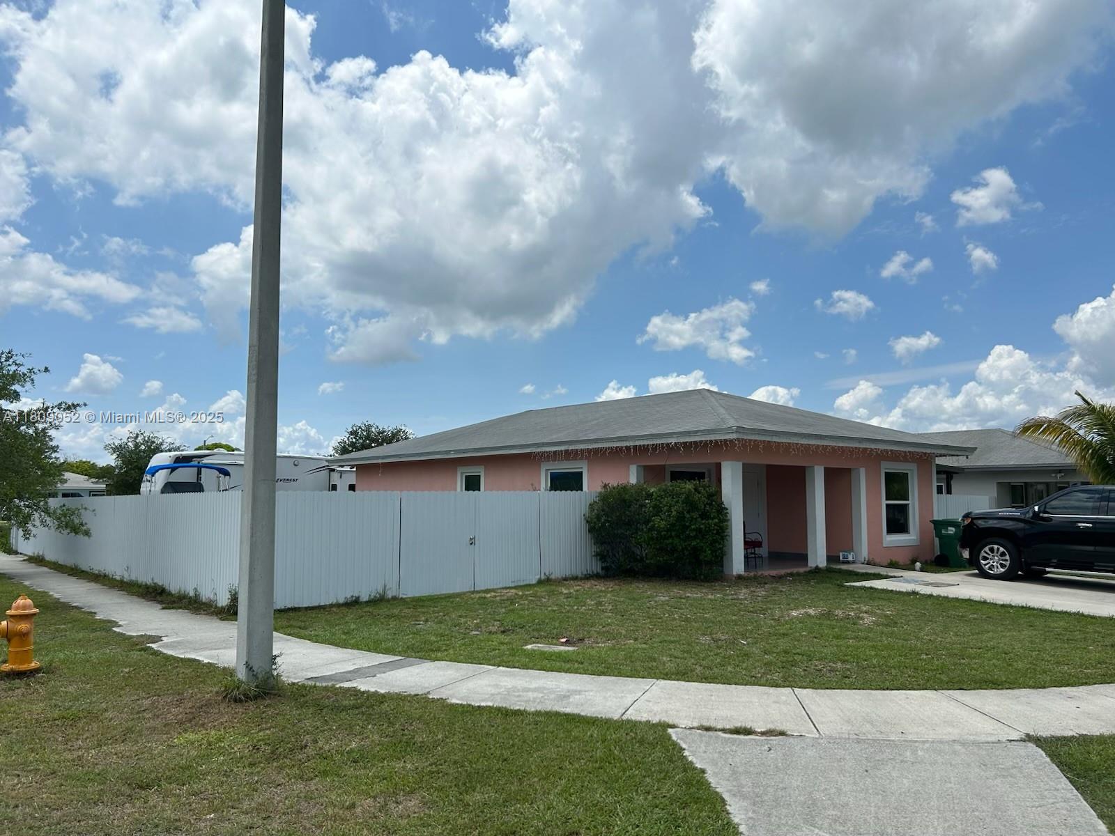 20390 Sw 119th Ave, Miami, Broward County, Florida - 3 Bedrooms  
2 Bathrooms - 