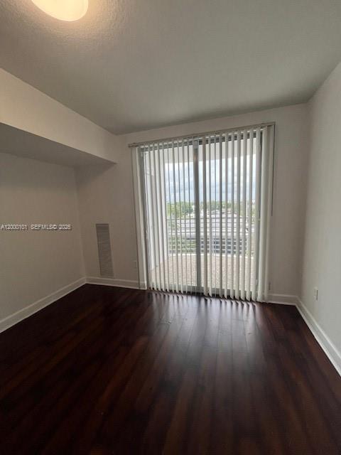 RADIUS CONDO - Residential