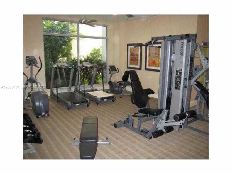 RADIUS CONDO - Residential