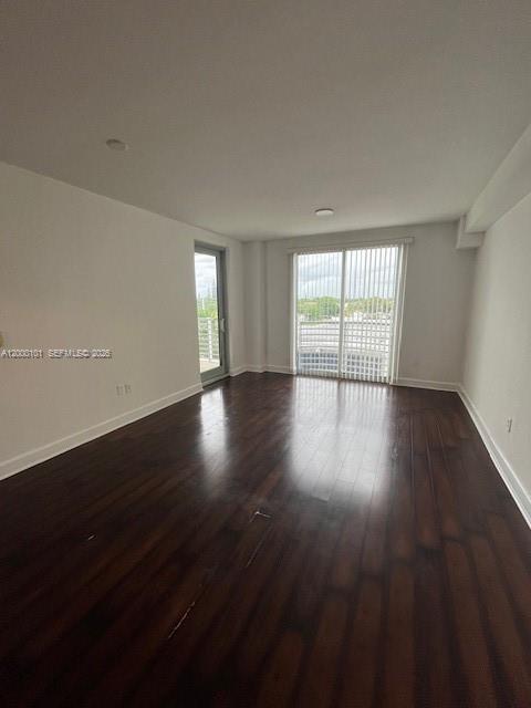 RADIUS CONDO - Residential