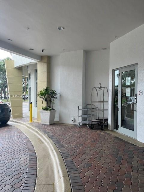 RADIUS CONDO - Residential