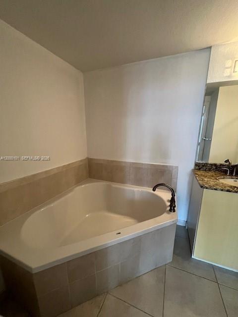 RADIUS CONDO - Residential