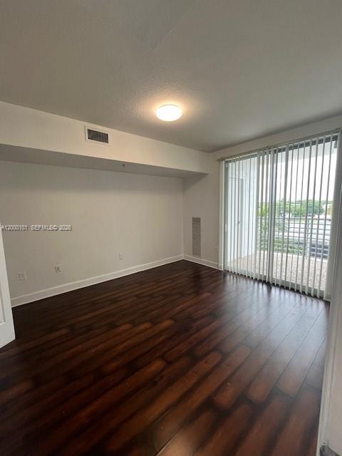 RADIUS CONDO - Residential