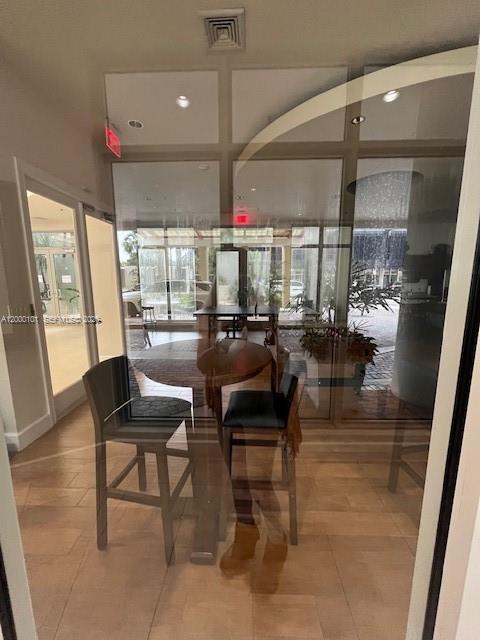 RADIUS CONDO - Residential