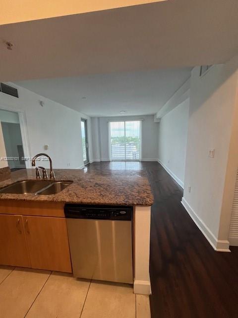 RADIUS CONDO - Residential