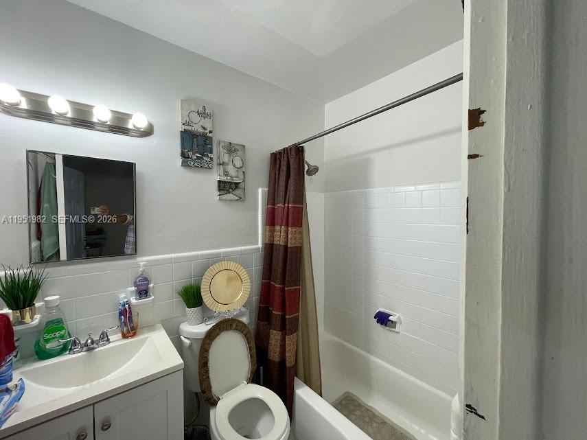 FLORAL PARK REV PLAT - Residential Income