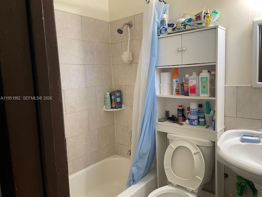 FLORAL PARK REV PLAT - Residential Income