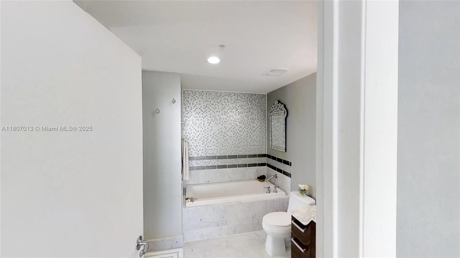 VIZCAYNE SOUTH CONDO - Residential Lease
