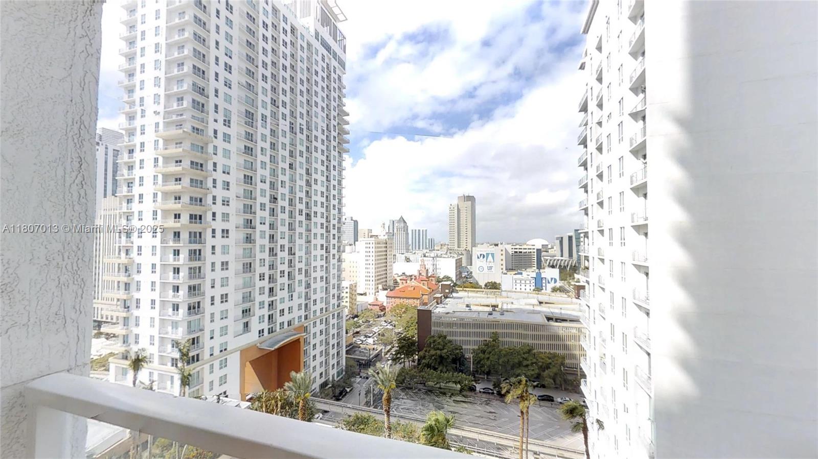 VIZCAYNE SOUTH CONDO - Residential Lease