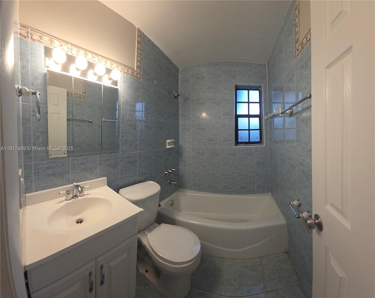 TWIN LAKES HOMES SEC 4 - Residential Lease