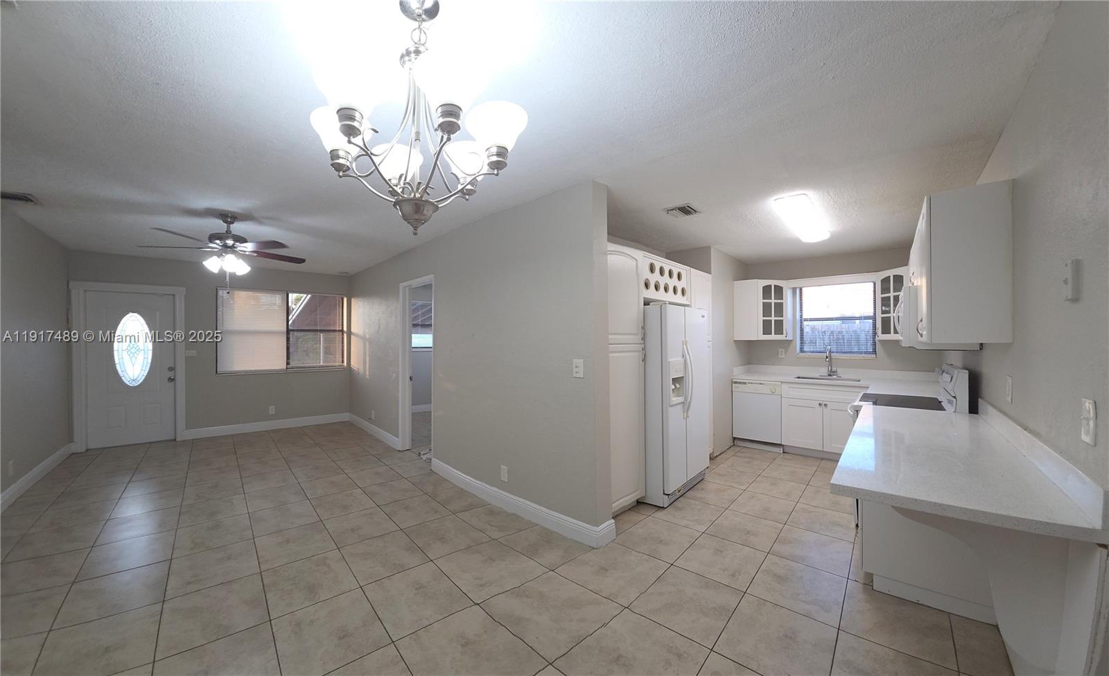 TWIN LAKES HOMES SEC 4 - Residential Lease