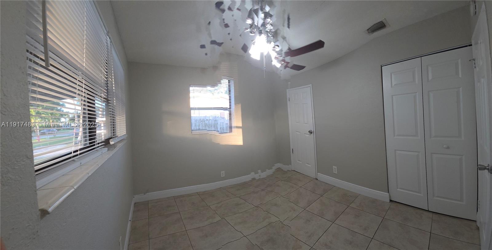 TWIN LAKES HOMES SEC 4 - Residential Lease