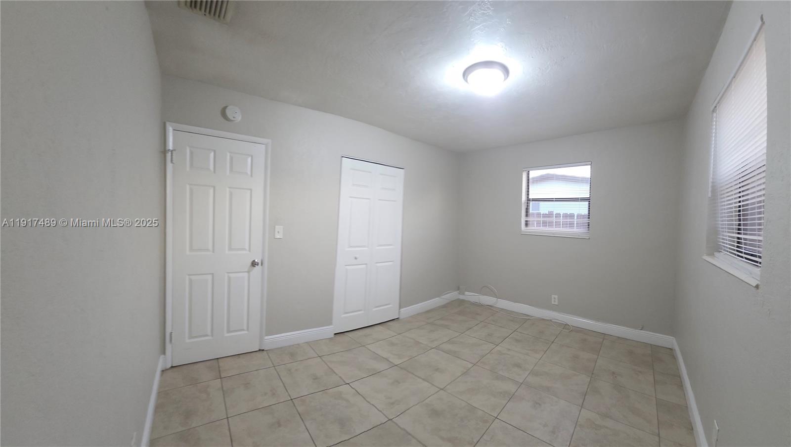 TWIN LAKES HOMES SEC 4 - Residential Lease