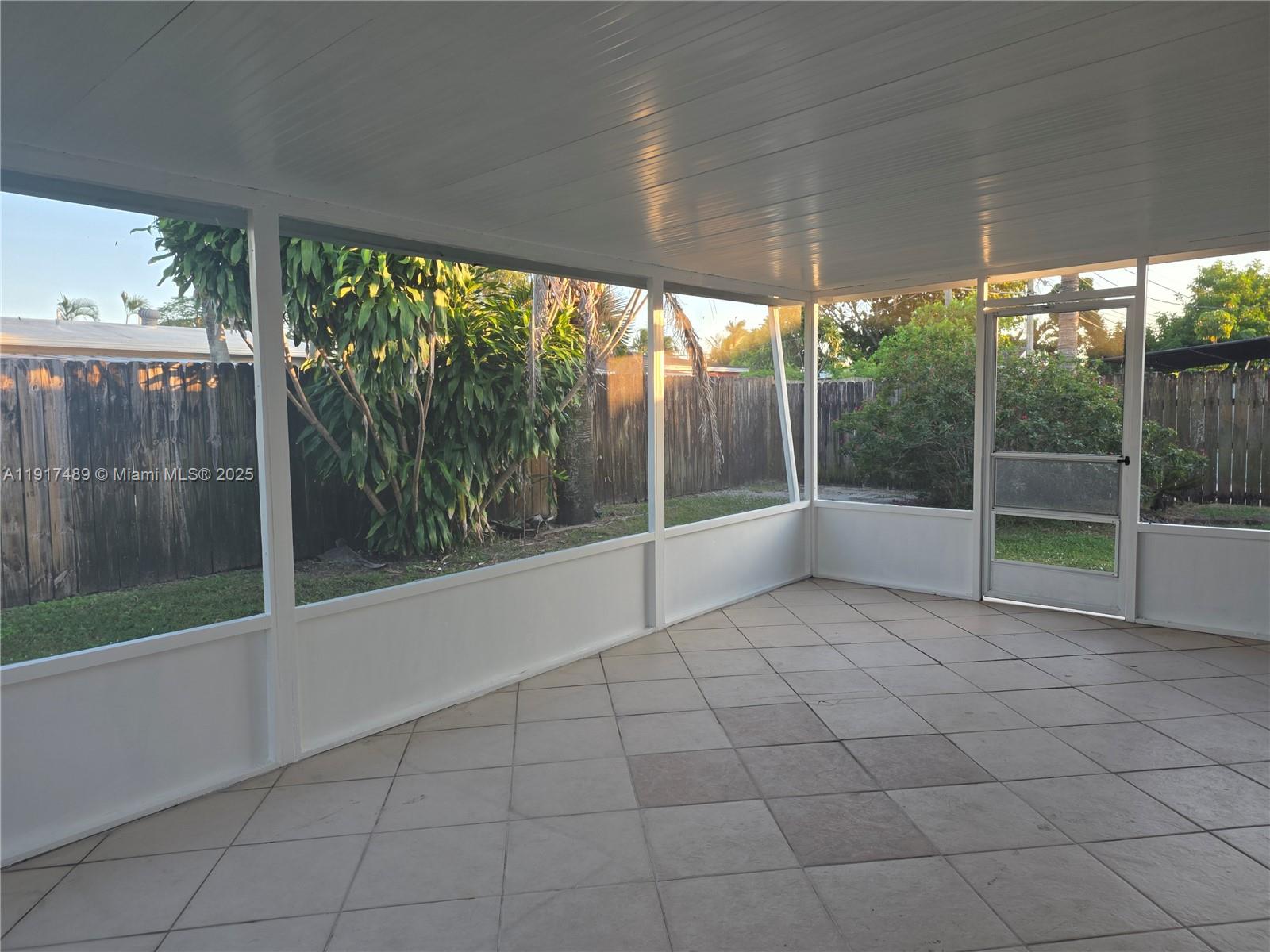 TWIN LAKES HOMES SEC 4 - Residential Lease