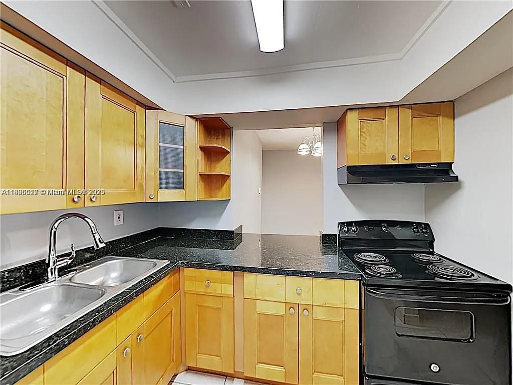 Amazing 2/2 for rent! Granite counters and newer appliances! Spacious open concept living and dining rooms, 2 separate bedrooms and 2 bathrooms. 2 private parking spots and a shared patio space. Great central location, close to turnpike!