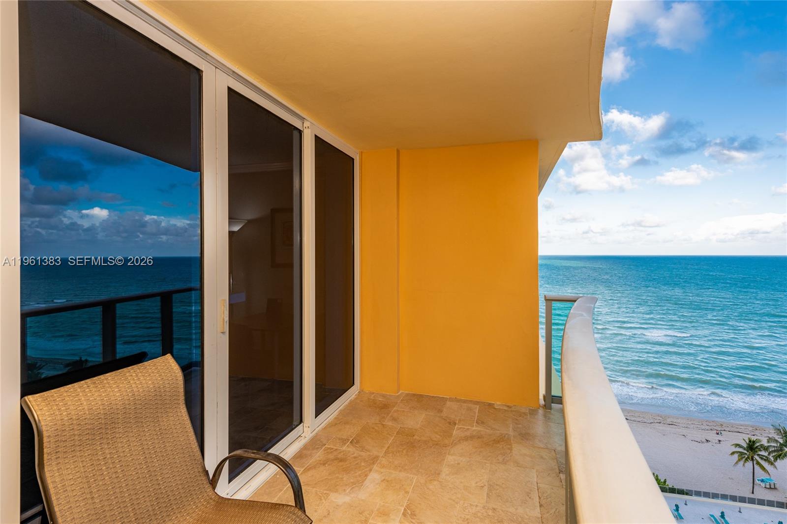 WAVE CONDO - Residential