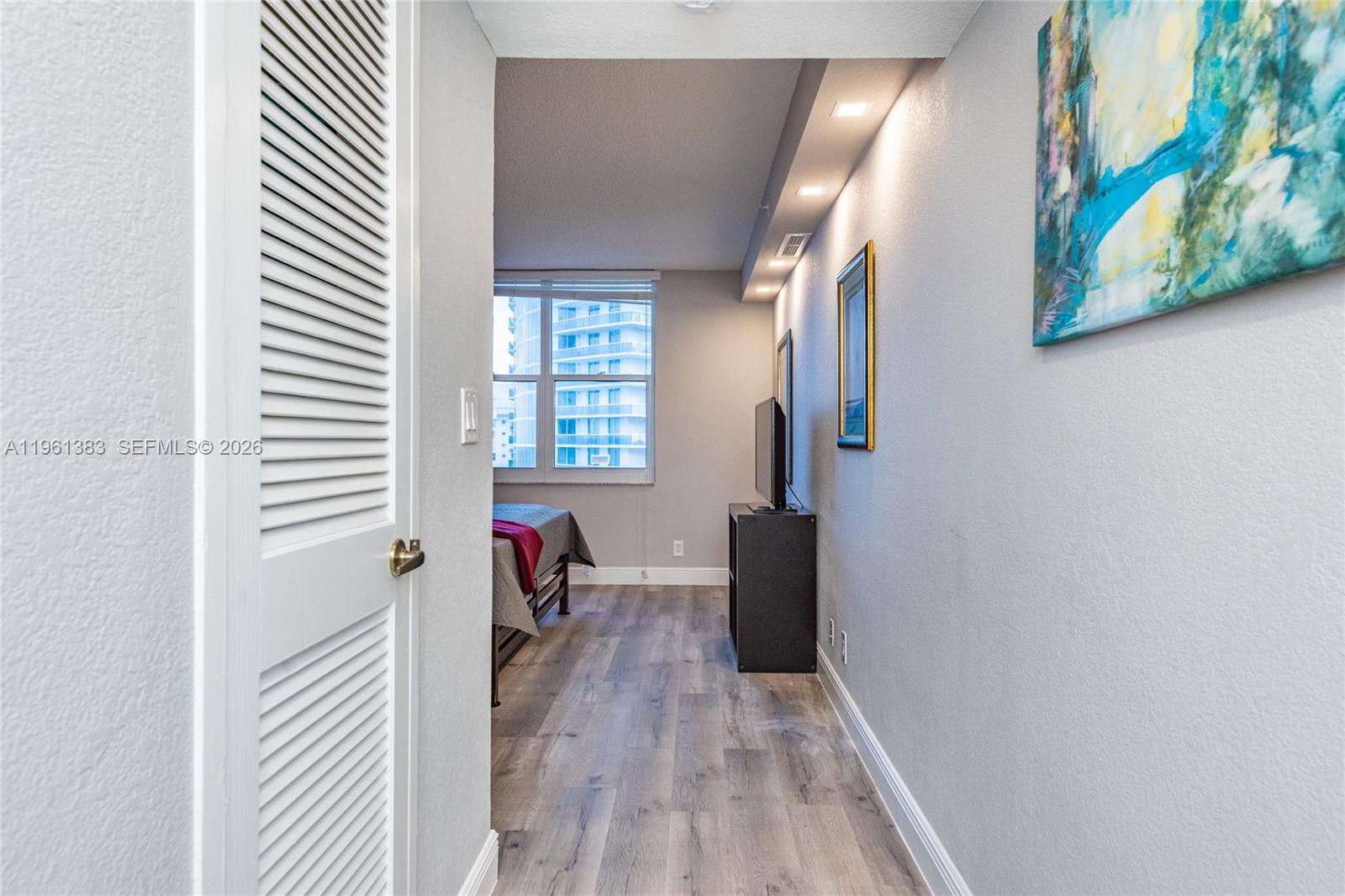 WAVE CONDO - Residential