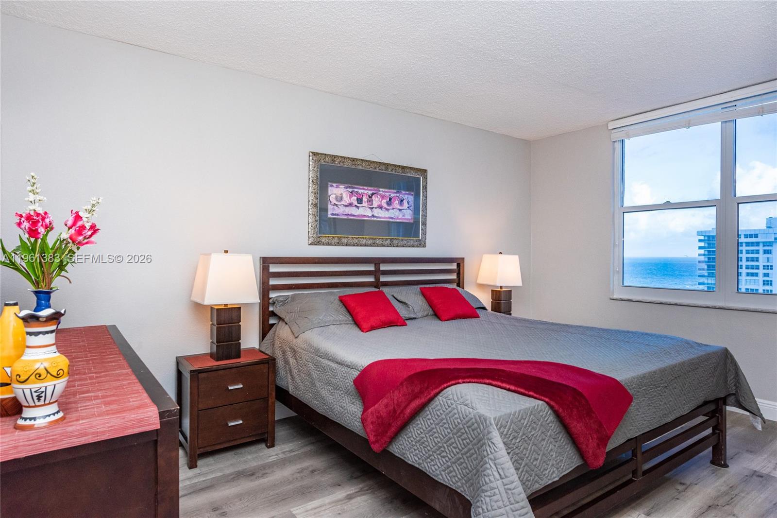 WAVE CONDO - Residential