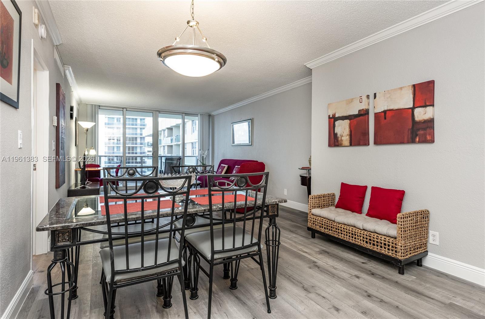 WAVE CONDO - Residential