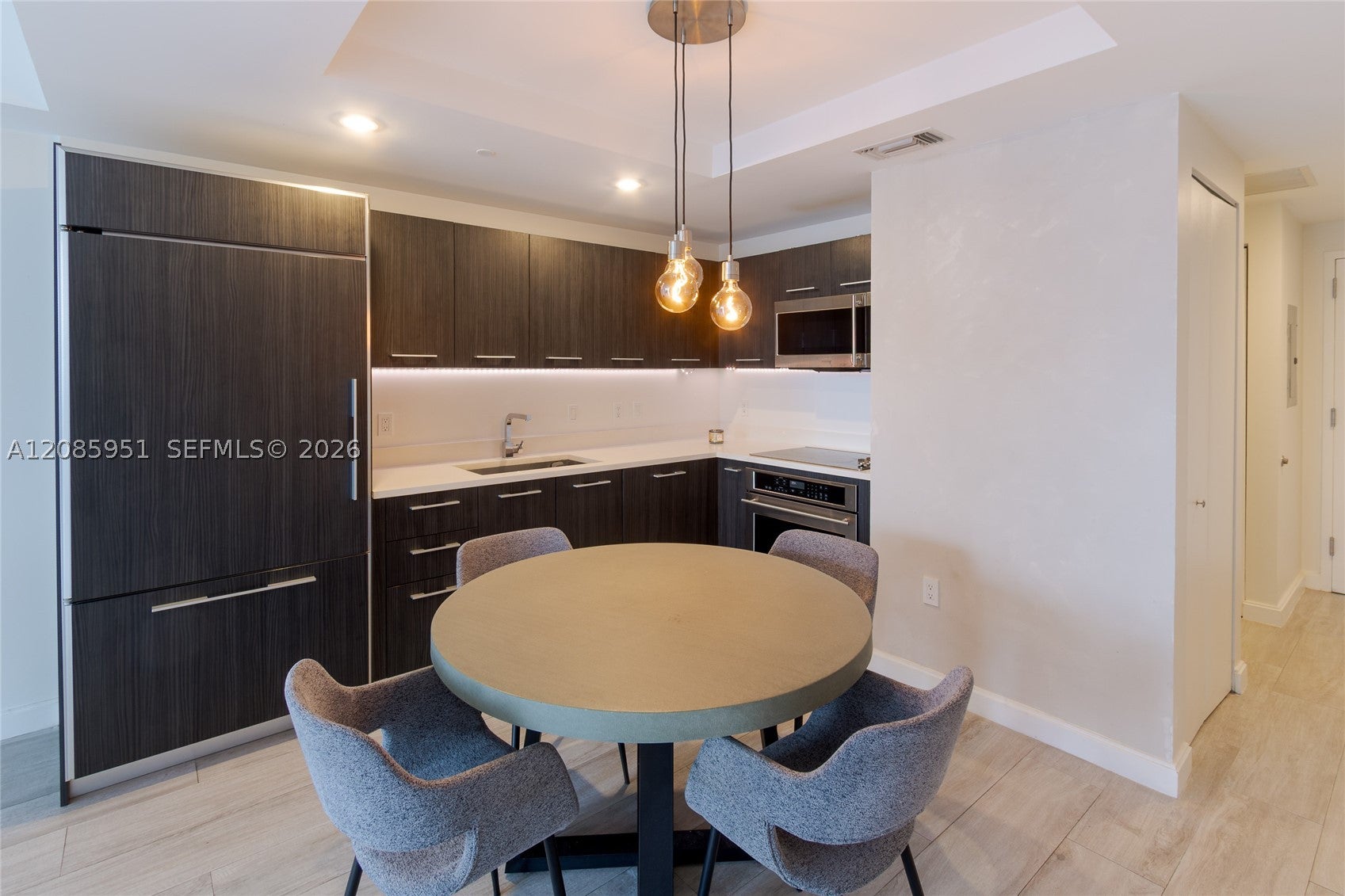 45 SW 9th St 3105