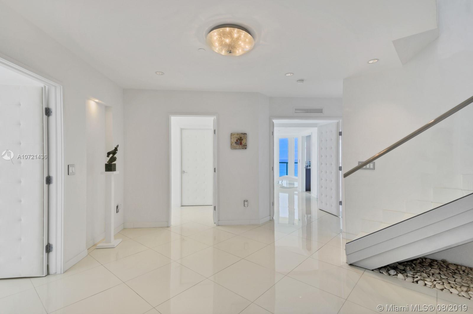 AKOYA CONDO - Residential