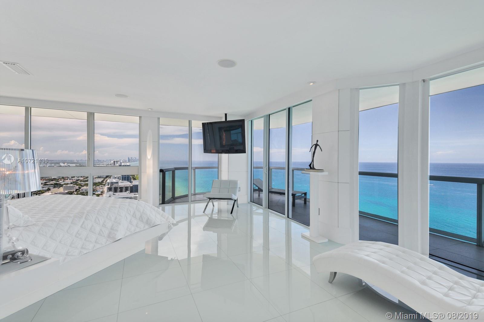 AKOYA CONDO - Residential