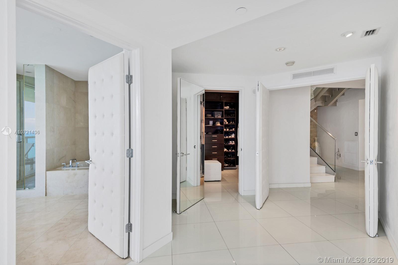 AKOYA CONDO - Residential