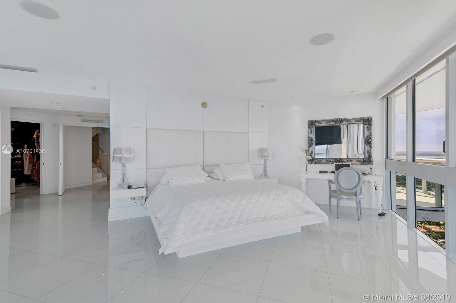 AKOYA CONDO - Residential