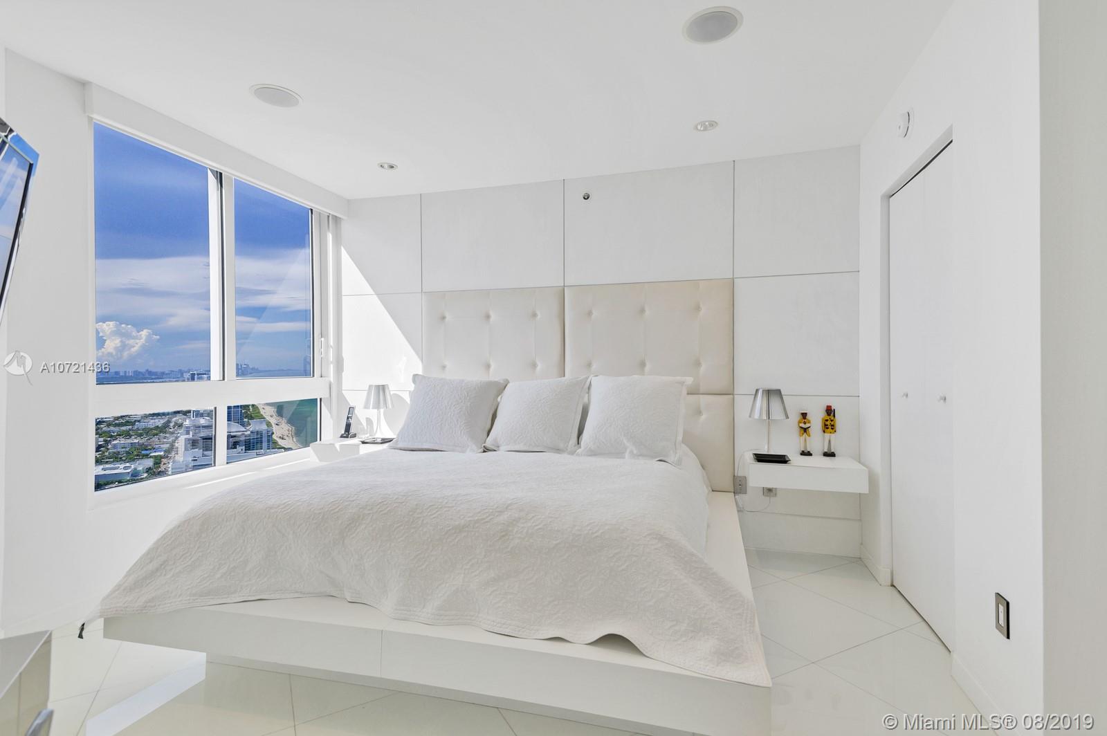 AKOYA CONDO - Residential