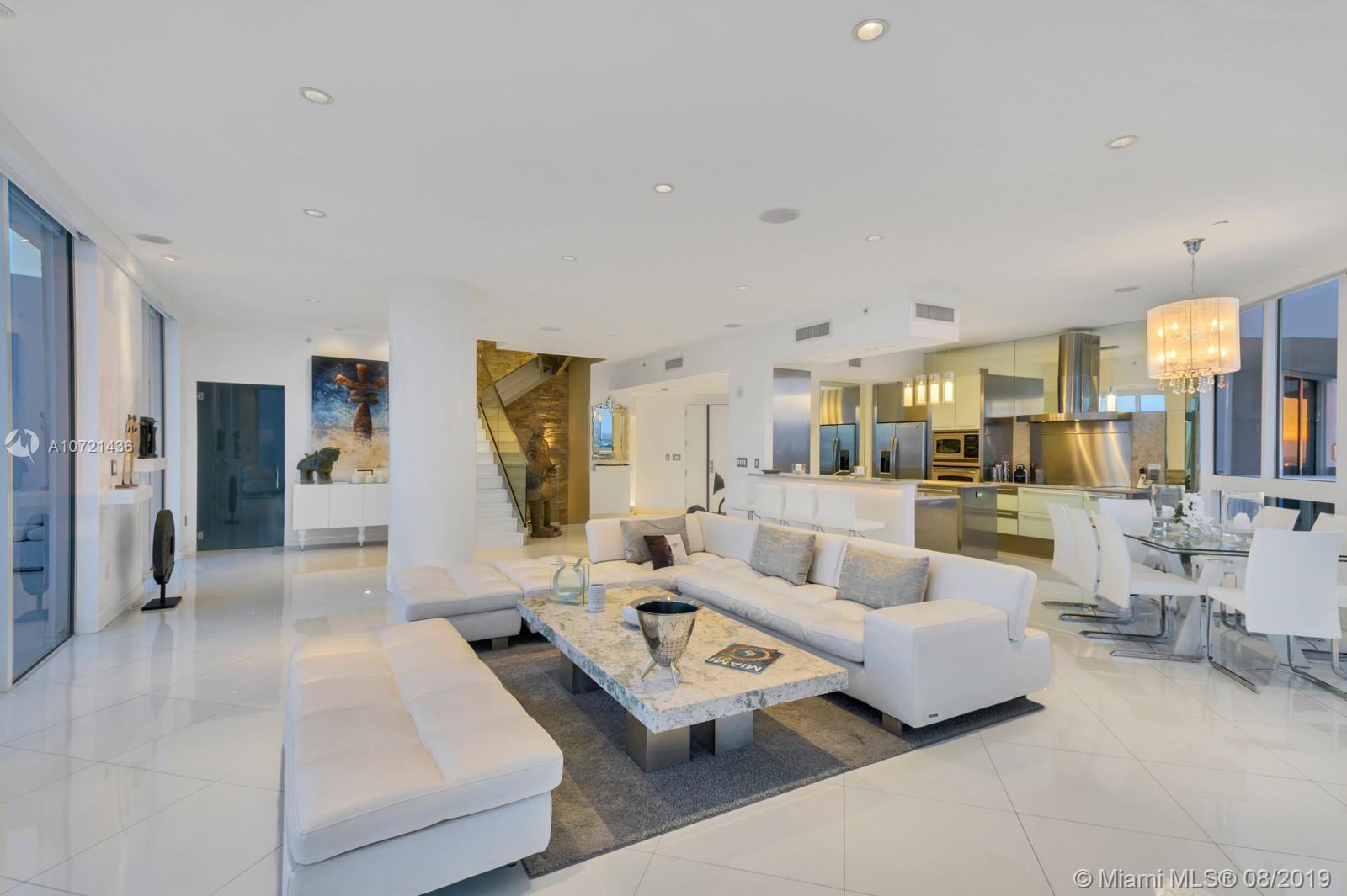 AKOYA CONDO - Residential