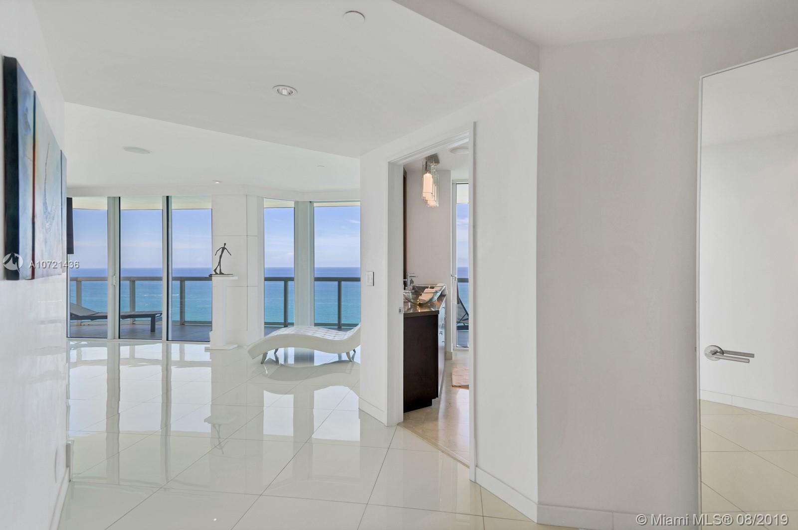 AKOYA CONDO - Residential