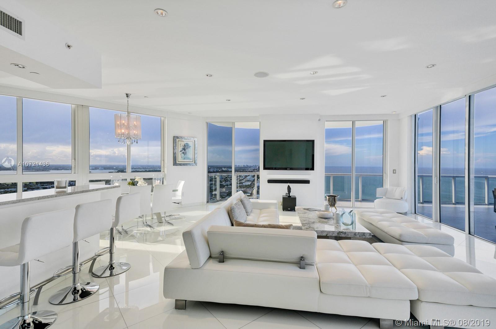 AKOYA CONDO - Residential