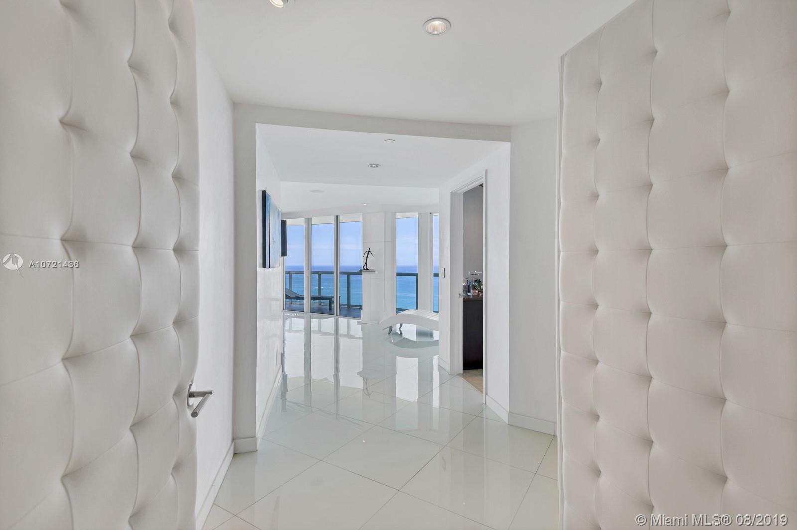 AKOYA CONDO - Residential