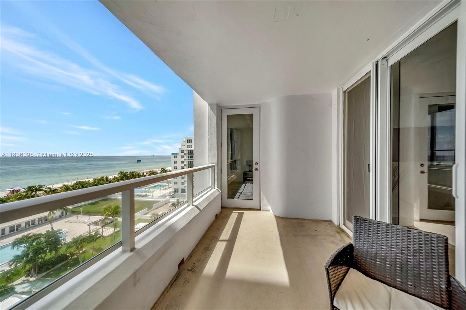 5005 Collins Ave 815, Miami Beach, FL, 33140/$650,000 1 5005 Collins Ave 815