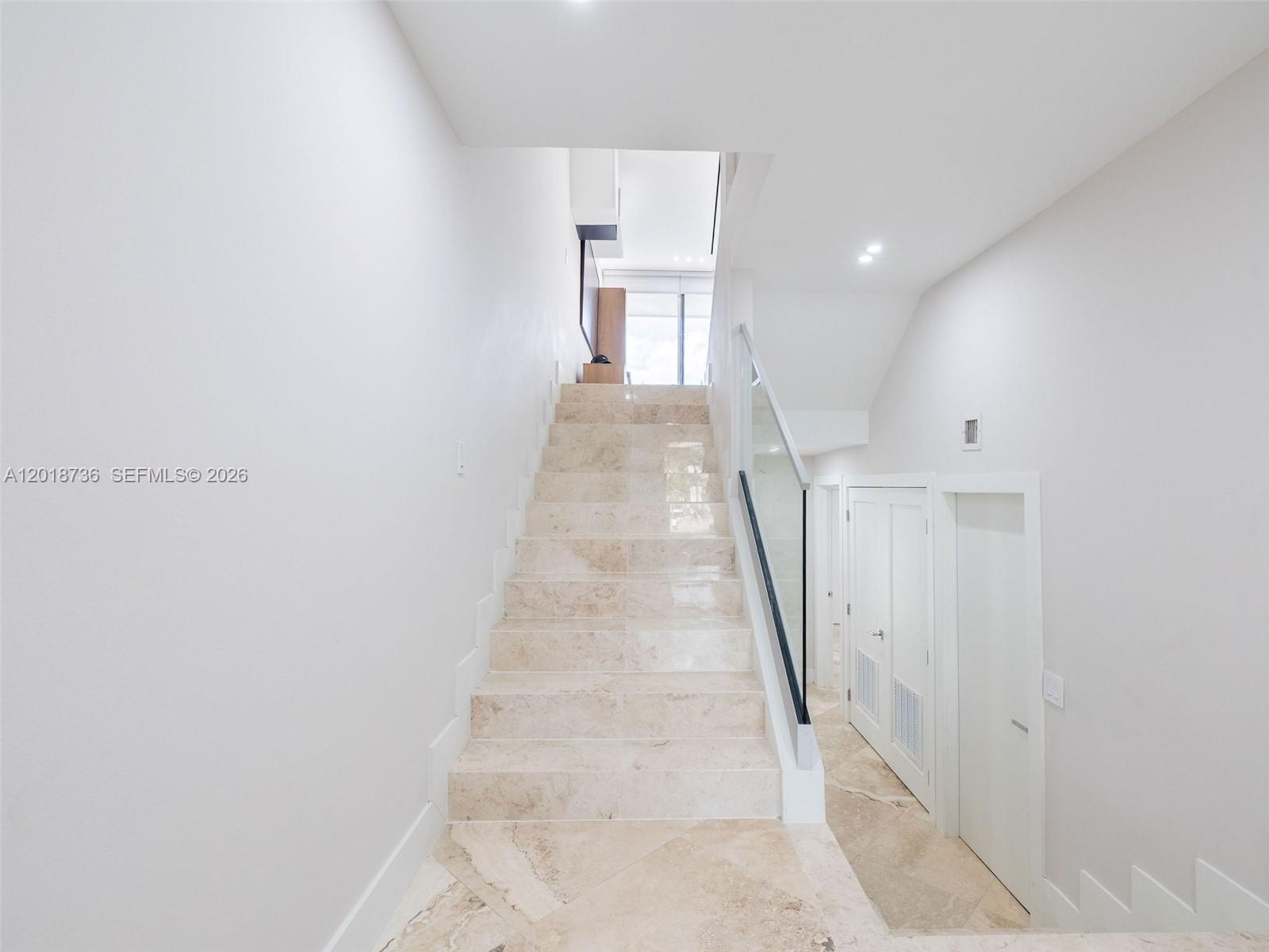 PORTSIDE YACHT CLUB CONDO - Residential