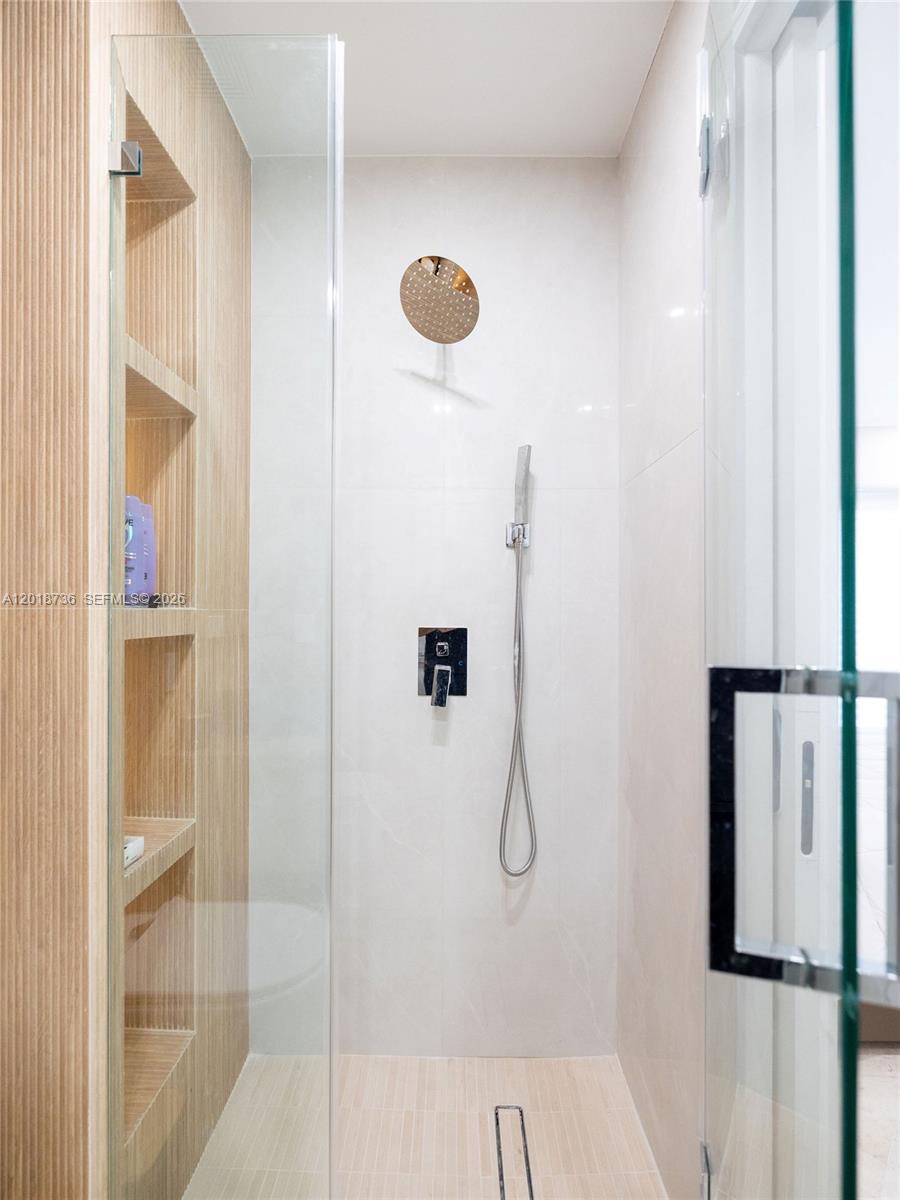 PORTSIDE YACHT CLUB CONDO - Residential