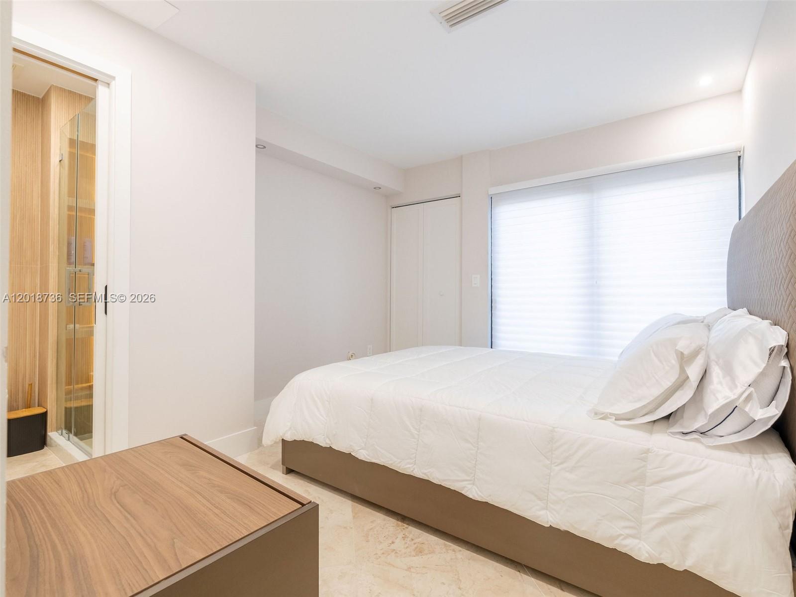 PORTSIDE YACHT CLUB CONDO - Residential