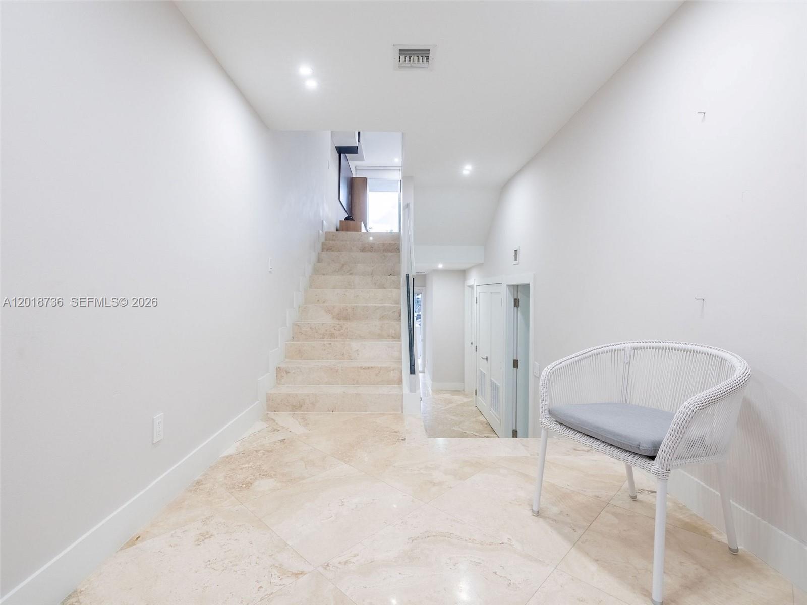 PORTSIDE YACHT CLUB CONDO - Residential