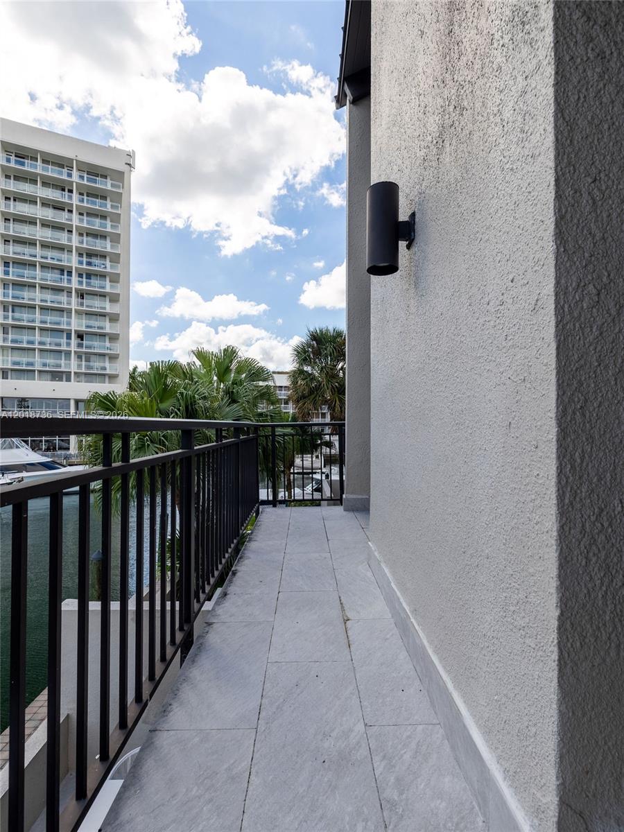 PORTSIDE YACHT CLUB CONDO - Residential