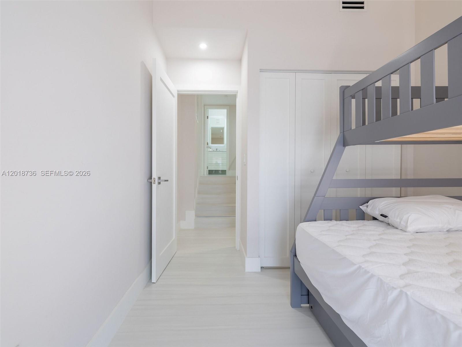 PORTSIDE YACHT CLUB CONDO - Residential