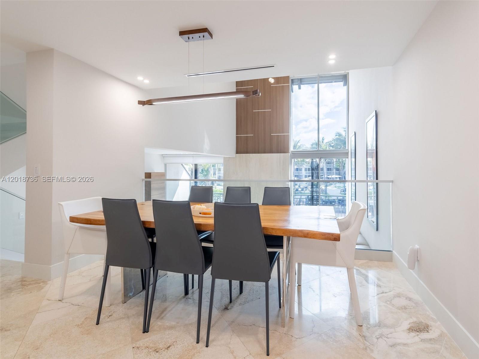 PORTSIDE YACHT CLUB CONDO - Residential
