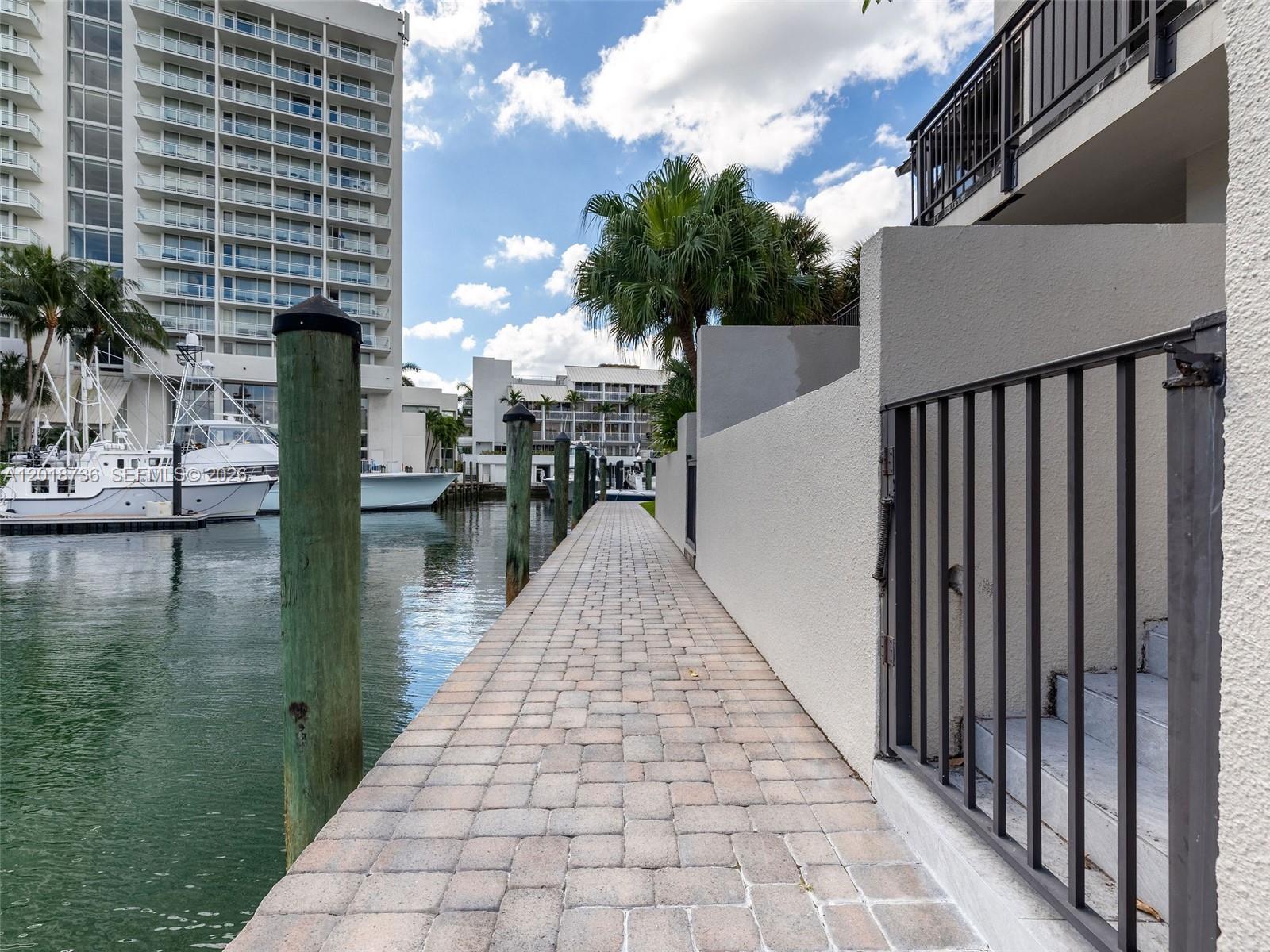 PORTSIDE YACHT CLUB CONDO - Residential